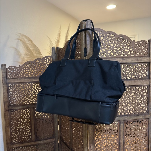 Beis The Convertible Weekender Bag in Black - Picture 3 of 7